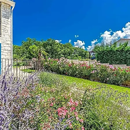Sterpazzi, Meerblick, Pool, Jacuzzi & Sauna 5*